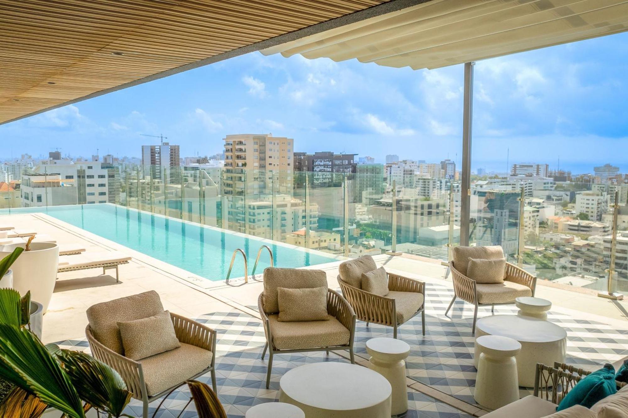 Courtyard By Marriott Santo Domingo Piantini Hotell Exteriör bild