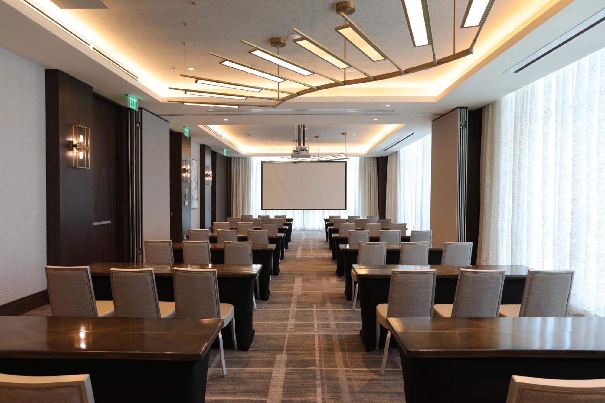 Courtyard By Marriott Santo Domingo Piantini Hotell Exteriör bild