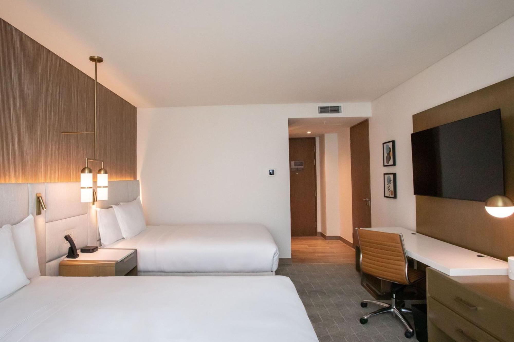 Courtyard By Marriott Santo Domingo Piantini Hotell Exteriör bild