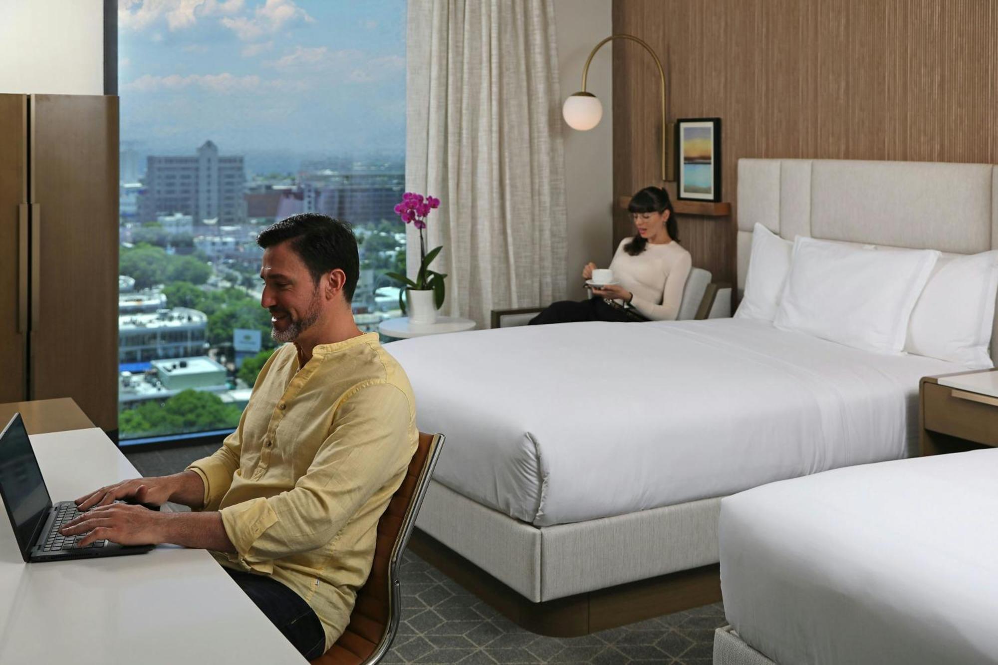 Courtyard By Marriott Santo Domingo Piantini Hotell Exteriör bild